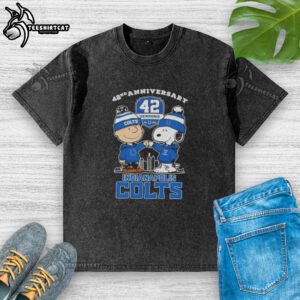 Pretty Charlie Brown and Snoopy 42nd Anniversary t-shirt featuring Indianapolis Colts football skyline design.
