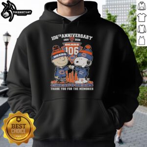 Alt Text: Stylish Chicago Bears outfit featuring a Snoopy and Charlie Brown hoodie for the 106th anniversary, 1920-2026.