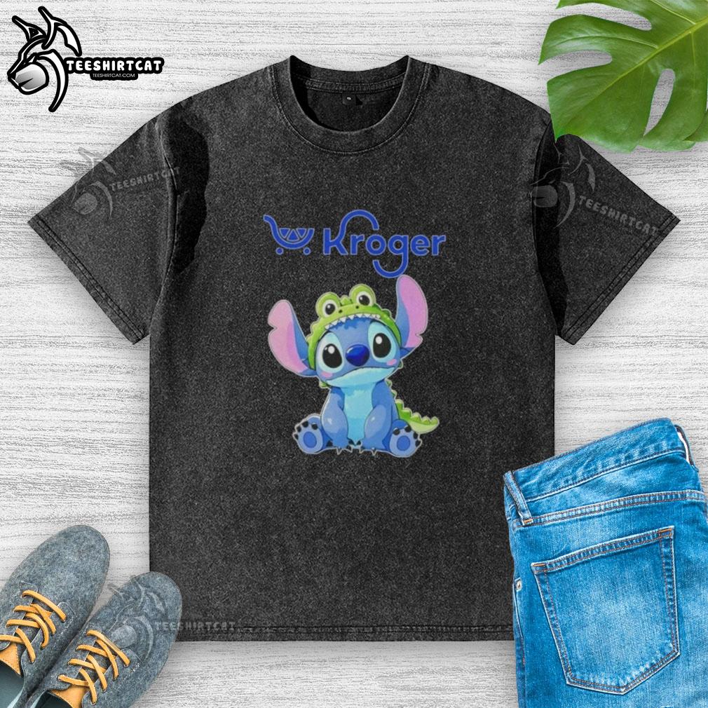 Top Stitch Cosplay Crocodile X Kroger washed t-shirt featuring vibrant graphics and a stylish casual fit.