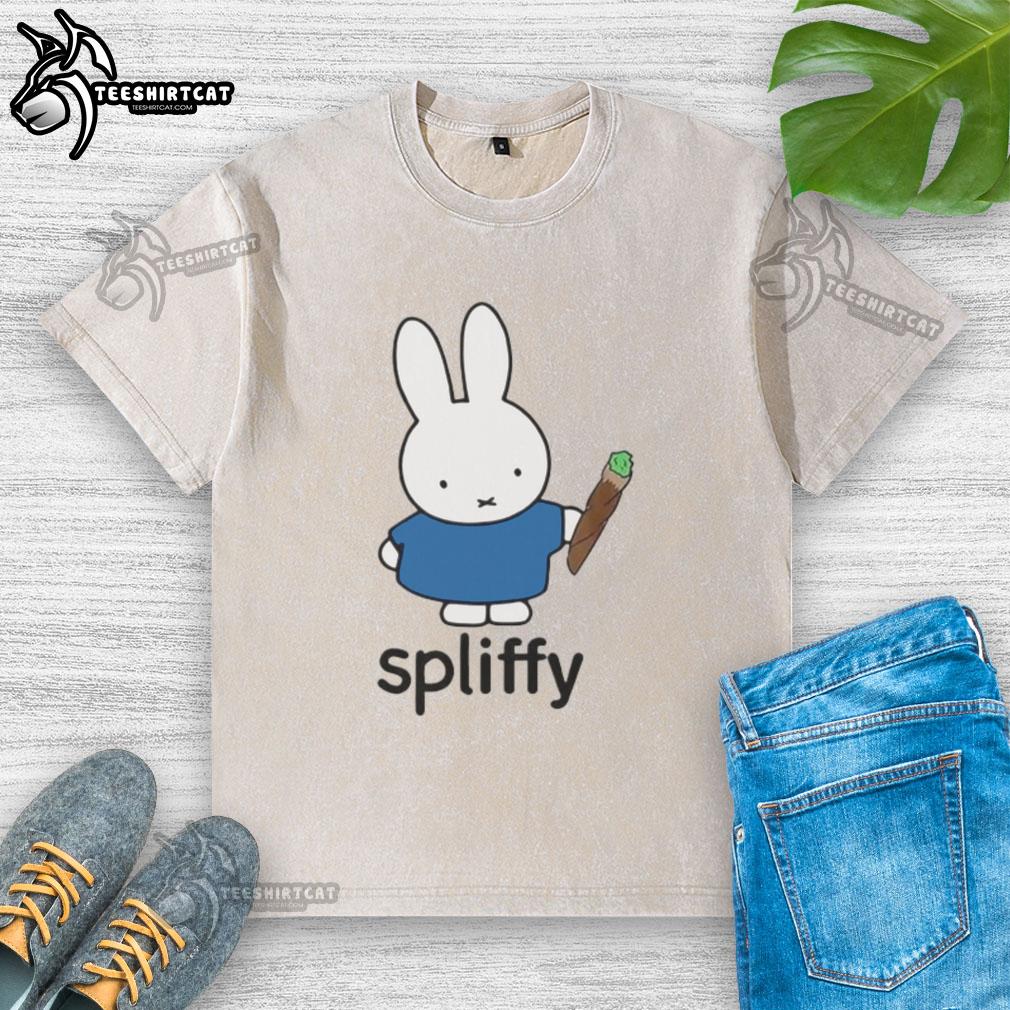 Nice Spliffy Bunny washed t-shirt featuring a cute bunny graphic, perfect for casual wear and animal lovers.