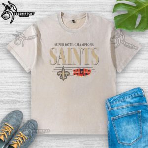 Premium New Orleans Saints NFL Super Bowl Champions vintage logo washed t-shirt showcasing team spirit and heritage.