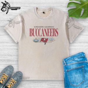 Premium Tampa Bay Buccaneers NFL Super Bowl Champions vintage logo washed t-shirt featuring the team's iconic design.
