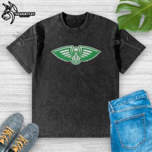 Top New Orleans Pelicans white logo t-shirt for St. Patrick's Day, featuring a washed design and team colors.