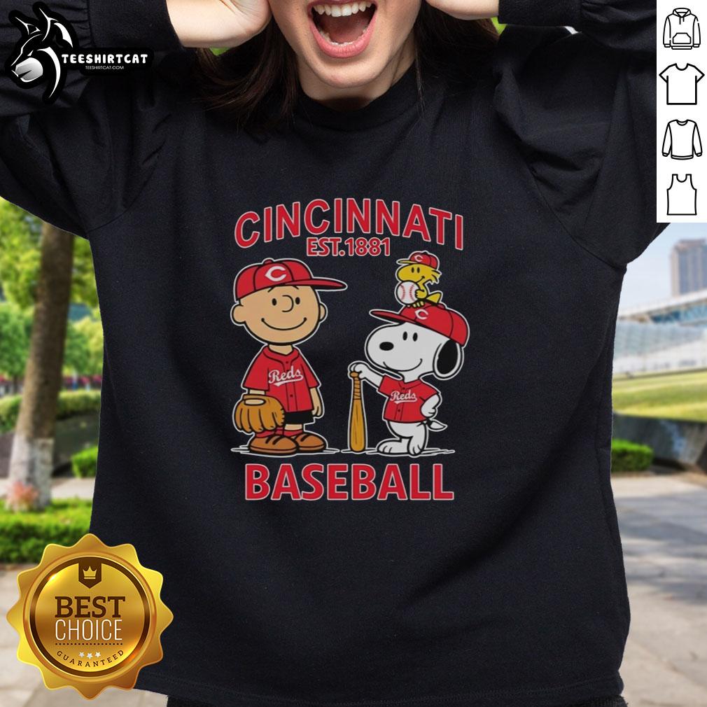 Good Charlie Brown, Snoopy, and Woodstock wearing Cincinnati Reds baseball jersey sweatshirt, est. 1881.