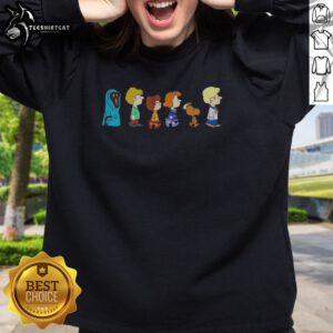 Top Scooby Doo Snoopy Peanuts Sweatshirt featuring classic cartoon characters on a cozy pullover